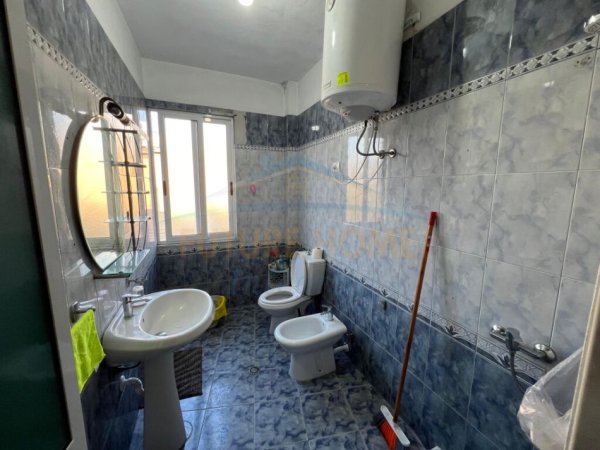 Tirane, jepet me qera apartament 1+1+Ballkon Kati 5, 71 m² 450 € (Ferit Xhajko)