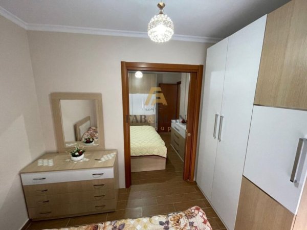 Tirane, jepet me qera apartament 2+1 Kati 4, 600 € (Rrua Peti, Liqeni i Thate)