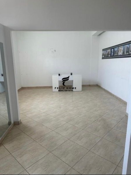 Tirane, jepet me qera dyqan Kati 0, 70 m² 700 € (LAPRAKE)