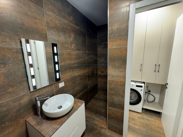 Tirane, jepet me qera apartament 2+1+Ballkon Kati 1, 113 m² 1.800 € (Liqeni i Thatë)