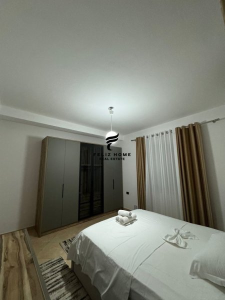 Tirane, jepet me qera apartament 1+1+Ballkon Kati 4, 90 m² 500 € (5 MAJI)