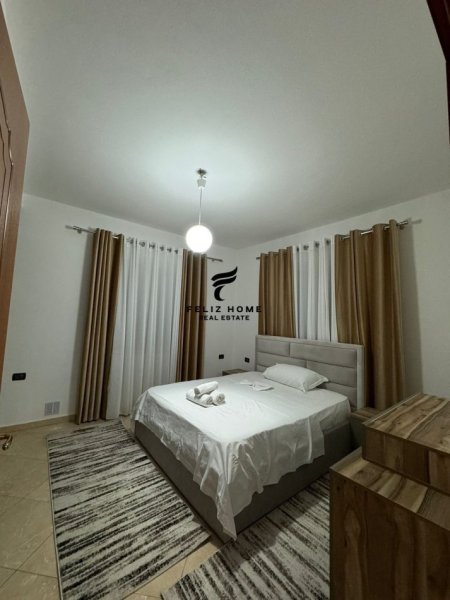 Tirane, jepet me qera apartament 1+1+Ballkon Kati 4, 90 m² 500 € (5 MAJI)