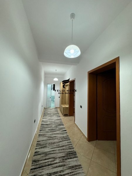 Tirane, jepet me qera apartament 1+1+Ballkon Kati 4, 90 m² 500 € (5 MAJI)