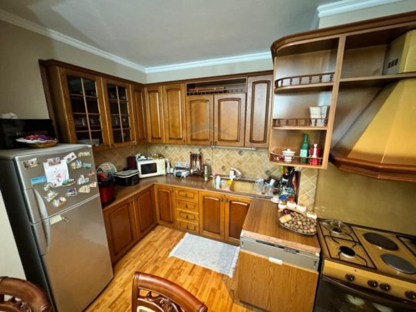 Tirane, shitet apartament 2+1 Kati 6, 119 m² 292.900 € (Rruga Hasan Alla)