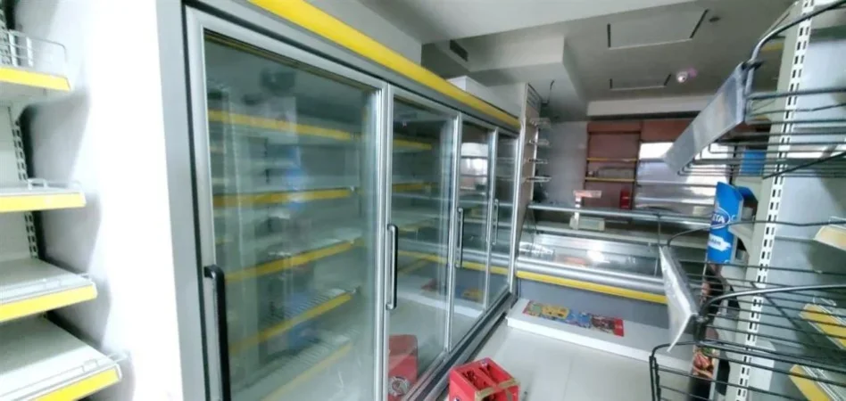 Tirane, shes SHITEN PAISJE SUPERMARKETI 1 €