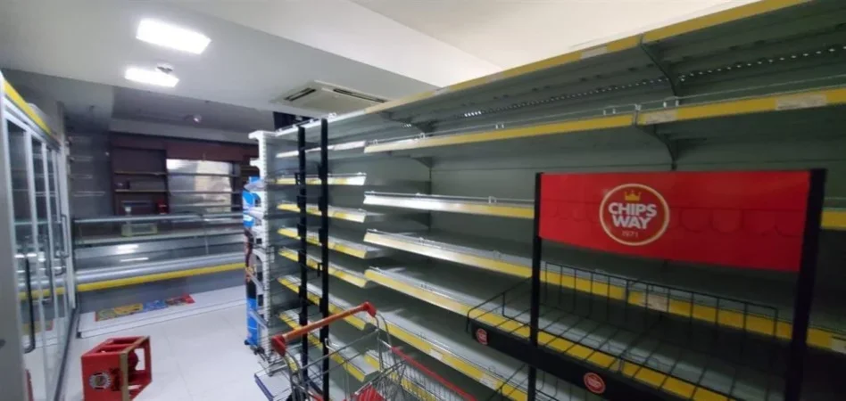 Tirane, shes SHITEN PAISJE SUPERMARKETI 1 €