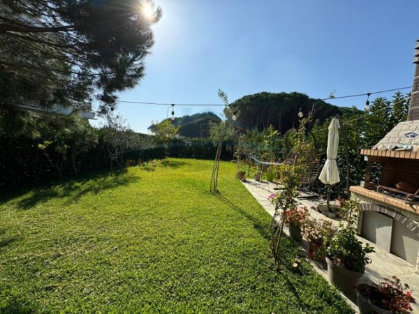 Gjiri Lalezit | Hamallaj, shitet apartament 2+1+Aneks+Ballkon Kati 0, 345 m² 380.000 € (Lura 3,Gjiri i Lalzit)