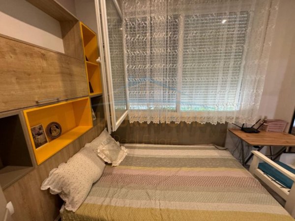 Gjiri Lalezit | Hamallaj, shitet apartament 2+1+Aneks+Ballkon Kati 0, 345 m² 380.000 € (Lura 3,Gjiri i Lalzit)