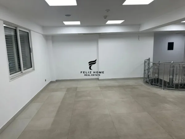 Tirane, jepet me qera dyqan Kati 2, 230 m² 1.500 € (LAPRAKE)