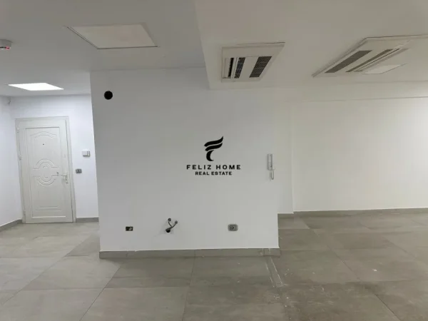 Tirane, jepet me qera dyqan Kati 2, 230 m² 1.500 € (LAPRAKE)