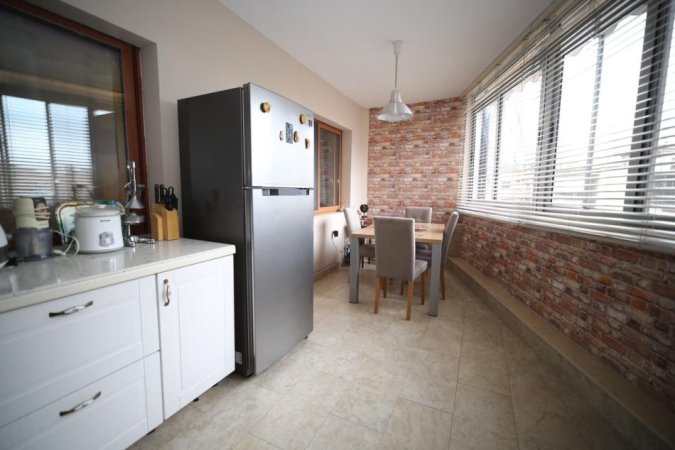 Tirane, jepet me qera apartament 2+1 Kati 3, 90 m² 700 € (Rruga Ali Ndroqi)