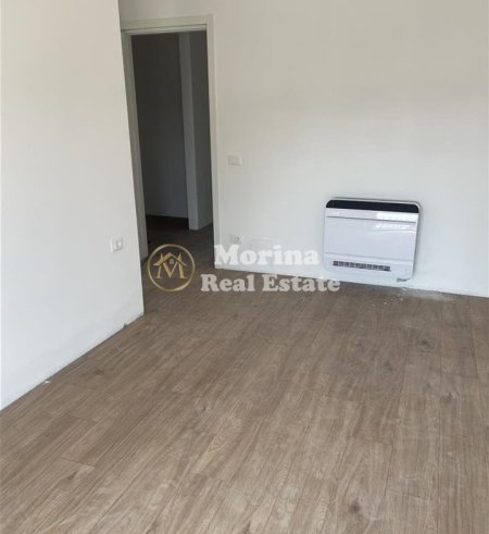 Tirane, jepet me qera apartament 3+1 Kati 4, 150 m² 500 € (Bulevardi i Ri)