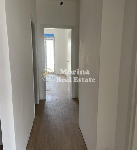 Tirane, jepet me qera apartament 3+1 Kati 4, 150 m² 500 € (Bulevardi i Ri)