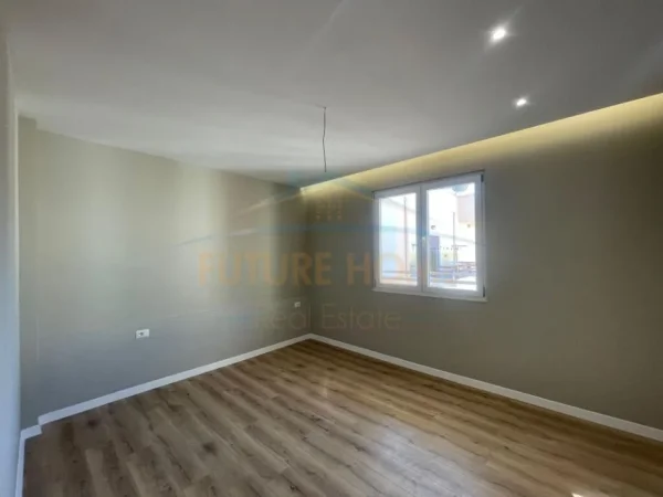 Durres, shitet apartament 1+1 Kati 9, 51 m² 75.000 € (Kazazi,Durres)