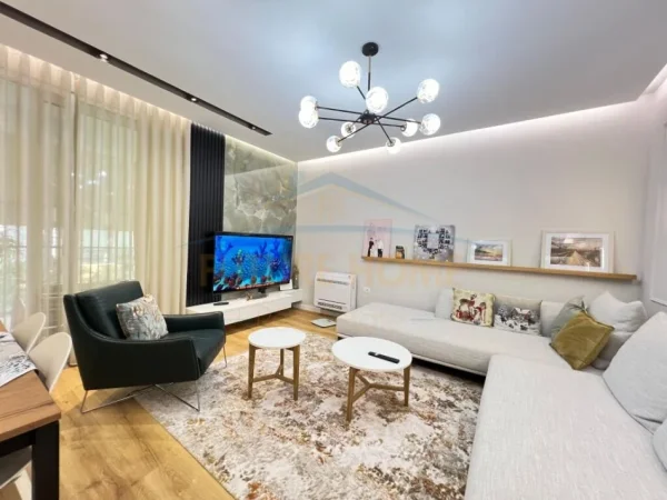Gjiri Lalezit | Hamallaj, shitet apartament 2+1 Kati 1, 100 m² 320.000 € (San Pietro)