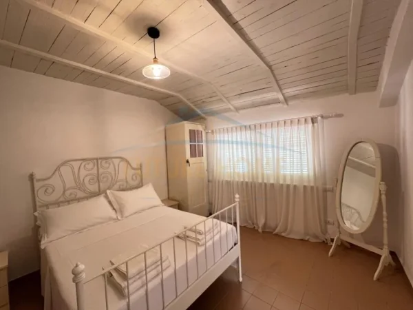 Durres, shitet apartament duplex 3+1+Ballkon Kati 4, 183 m² 330.000 € (Bulevardi kryesor)