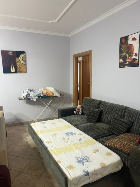 Tirane, jepet me qera apartament 2+1+Ballkon Kati 5, 100 m² 650 € (21 Dhjetori)