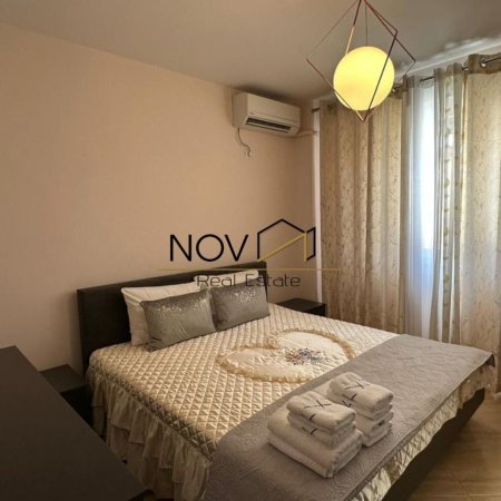 Tirane, jepet me qera 2+1+Ballkon , (Bulevardi i Ri)