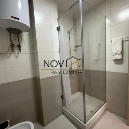 Tirane, jepet me qera 2+1+Ballkon , (Bulevardi i Ri)