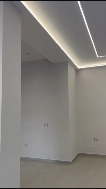 Tirane, shitet dyqan Kati 0, 101 m² 648.900 € (pazari i ri)