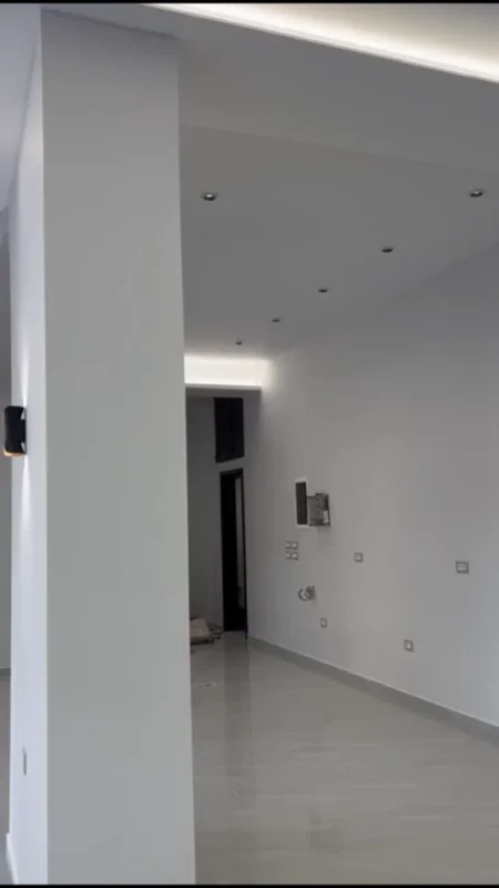 Tirane, shitet dyqan Kati 0, 101 m² 648.900 € (pazari i ri)