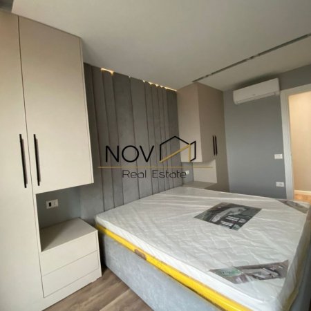 Tirane, jepet me qera apartament 2+1+Ballkon Kati 4, 100 m² (Farmacia 10)