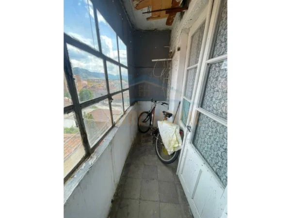 Korce, shitet apartament 1+1+Ballkon Kati 5, 57 m² (Lagjia 4, Korçë)