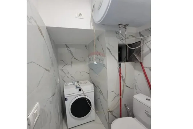 Tirane, jepet me qera garsonier 1+1 Kati 2, 34 m² 380 € (ruga Bedri Karapici ,Prane Spitalit Amerikan 3)