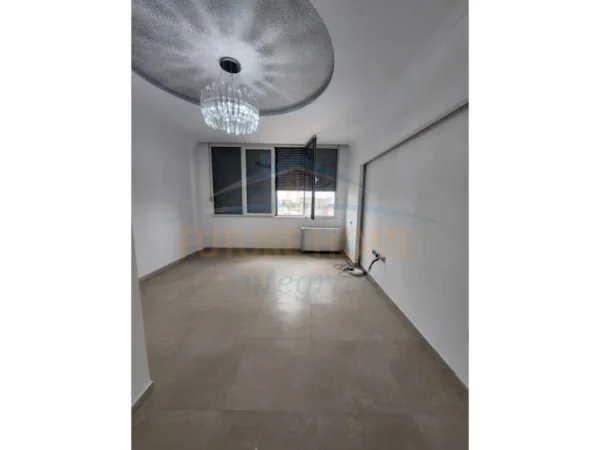 Tirane, shitet apartament 3+1 Kati 10, 140 m² 230.000 € (BRRYLI)