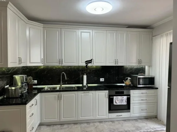 Tirane, shitet apartament 2+1+Ballkon Kati 4, 113 m² 295.000 € (SELVIA)