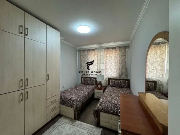 Tirane, shitet apartament 2+1+Ballkon Kati 4, 113 m² 295.000 € (SELVIA)