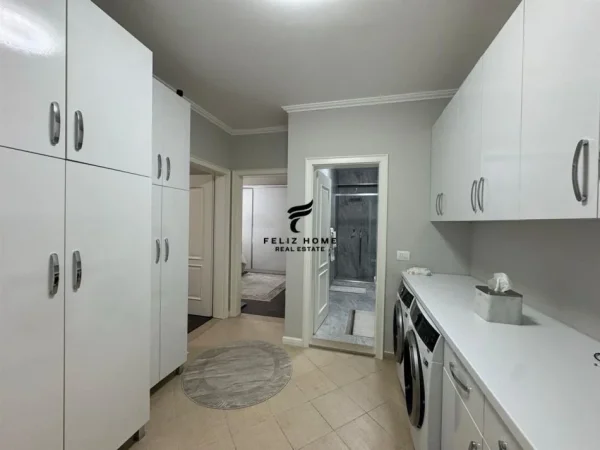 Tirane, shitet apartament 2+1+Ballkon Kati 4, 113 m² 295.000 € (SELVIA)