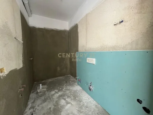 Tirane, shitet apartament 3+1 Kati 6, 140 m² 115.500 € 