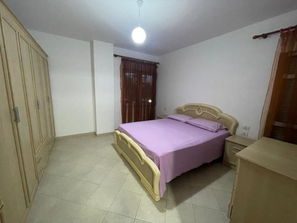 Tirane, jepet me qera apartament 2+1 , 110 m² 650 € (Zogu i Zi)