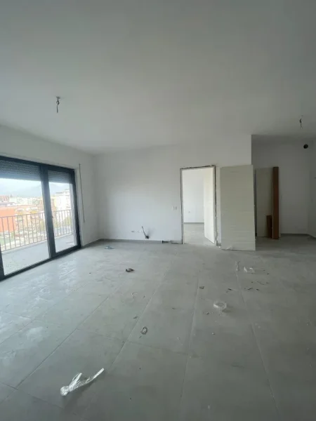 Tirane, jepet me qera zyre Kati 7, 140 m² 2.000 € (MYSLYM SHYRI)