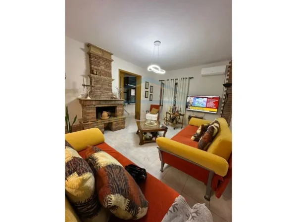 Tirane, shitet apartament 2+1+Ballkon Kati 1, 201 m² 220.000 € 