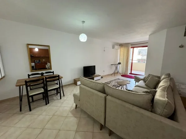 Durres, jepet me qera apartament 2+1+Ballkon Kati 4, 80 m² 400 € 