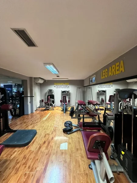 Tirane, shitet ambjent biznesi Kati 0, 280 m² (Rr.Petro Korcari)