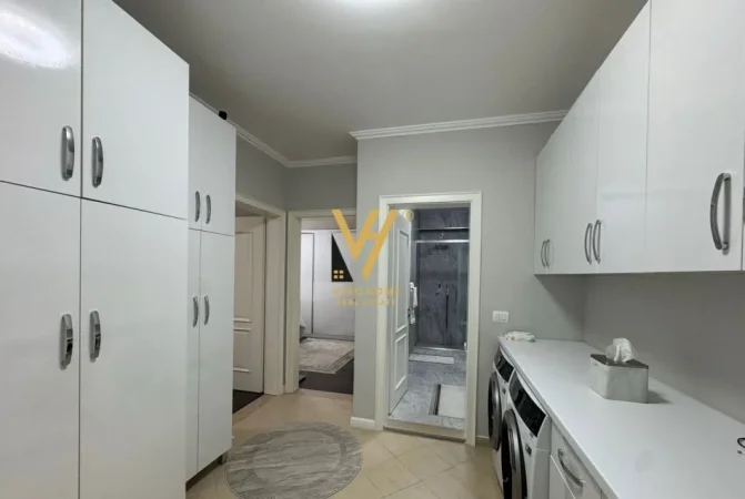 Tirane, shitet apartament 2+1+Ballkon Kati 4, 113 m² 270.000 € (SELVIA)