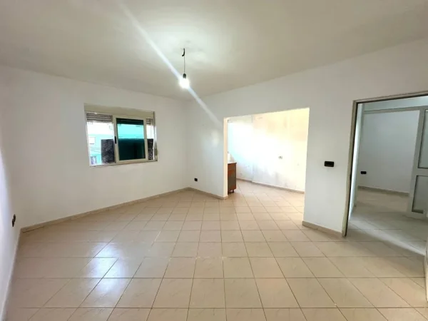 Durres, shitet apartament 1+1+Ballkon Kati 2, 63.000 €