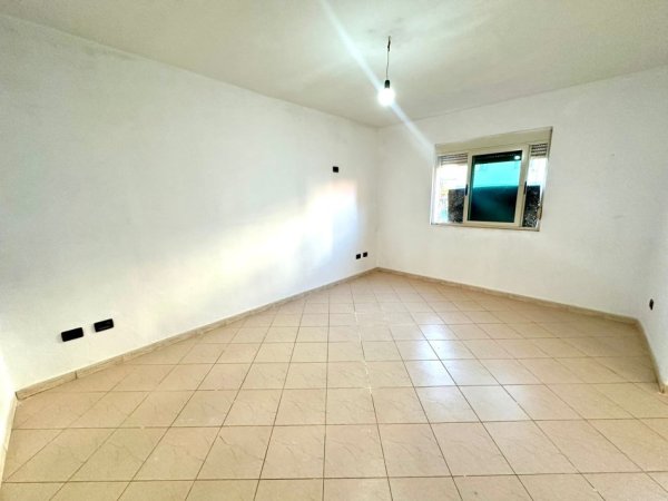 Durres, shitet apartament 1+1+Ballkon Kati 2, 63.000 €