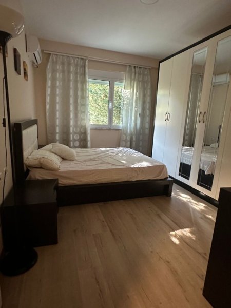 Tirane, jepet me qera apartament 2+1+Ballkon Kati 2, 100 m² 650 € (KOPSHTI ZOOLOGJIK)