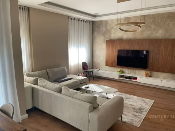 Tirane, shes apartament 2+1+Aneks+Ballkon Kati 2, 126 m² 440.000 € (Park Gate)