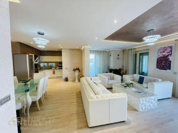 Tirane, shes apartament+verande | Penthouse 3+1+Aneks+Ballkon Kati 7, 150 m² 270.000 € (TOWER BRIDGE, RR. E DIBRËS)