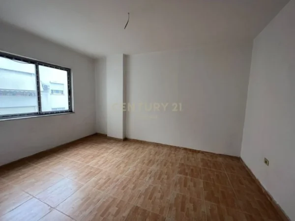 Tirane, shes apartament 3+1+Aneks+Ballkon Kati 2, 132 m² 193.000 € (Eleonora)