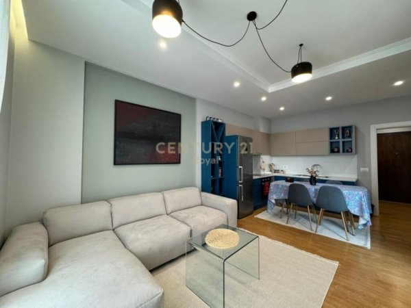 Tirane, jepet me qera apartament 1+1+Aneks+Ballkon Kati 4, 56 m² 700 € (21 Dhjetori)