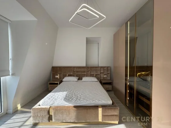 Tirane, jepet me qera apartament 2+1+Aneks+Ballkon Kati 3, 120 m² 1.800 € (Joy Residence)