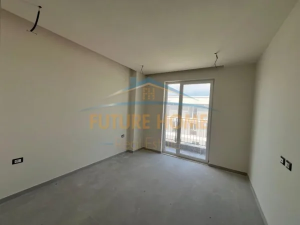 Tirane, shitet apartament 1+1+Ballkon Kati 8, 64 m² 69.500 € (Univers City)