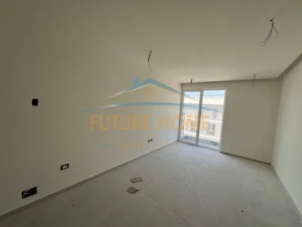 Tirane, shitet apartament 1+1+Ballkon Kati 8, 64 m² 69.500 € (Univers City)