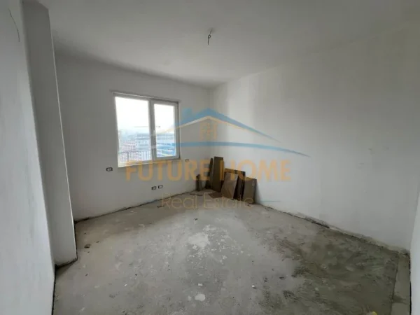 Tirane, shitet apartament 2+1+Ballkon Kati 8, 96 m² 110.000 € (Univers City)
